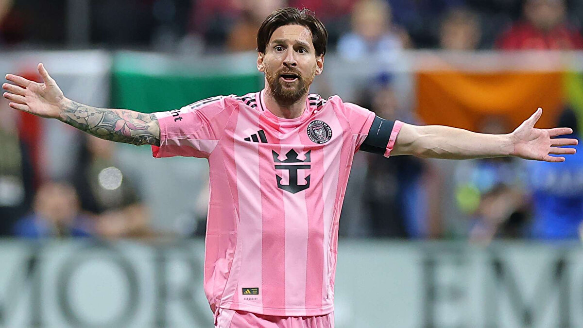 İlk duyduğunda iddiaların gerçek olduğuna pek inanmayan Uzundurukan şunları söyledi: 'Ancak bu büyük bir proje. Galatasaray gerçekten bu oyuncuyu düşünüyor'