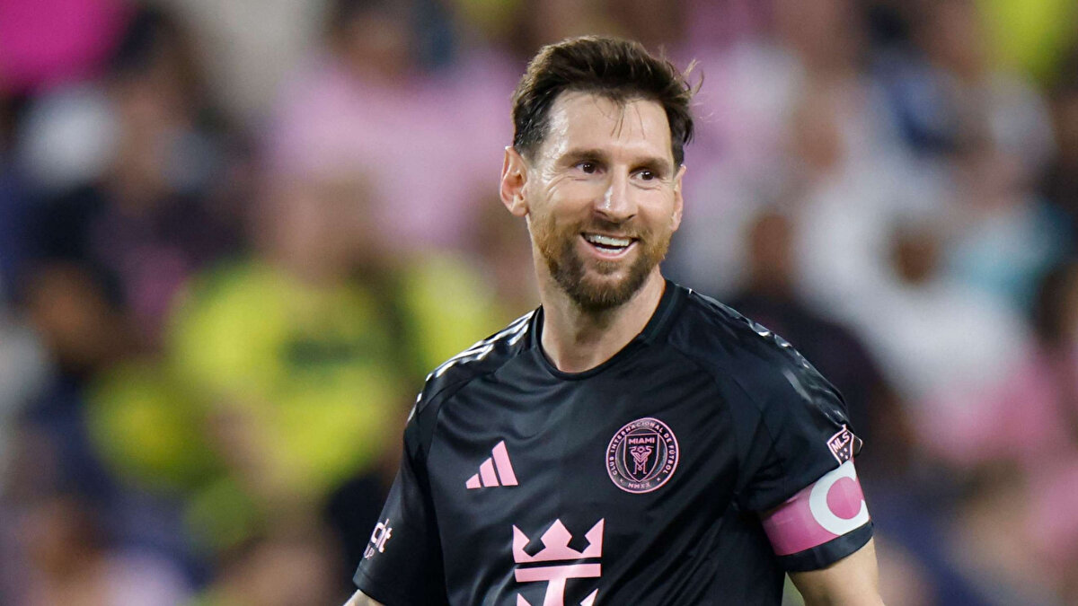 Uzundurukan’ın iddiasına göre; Lionel Messi, MLS’teki arayı da fırsat bilerek 4 aylığına kiralık olarak Galatasaray’a transfer olabilir.