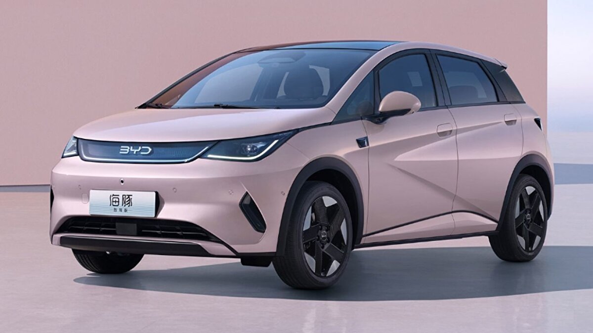 BYD Dolphin<br><br>BYD Dolphin Comfort (2025MY) → 1.699.000 TL<br><br>BYD Dolphin Design (2025MY) → 1.829.000 TL