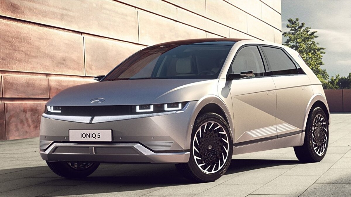 Ioniq 5:<br><br>Dynamic 125 kW 4x2 Elektrik Otomatik – 2.337.000 TL<br><br>Ioniq 5 N 448 kW 4x4 Elektrik Otomatik – 6.090.000 TL