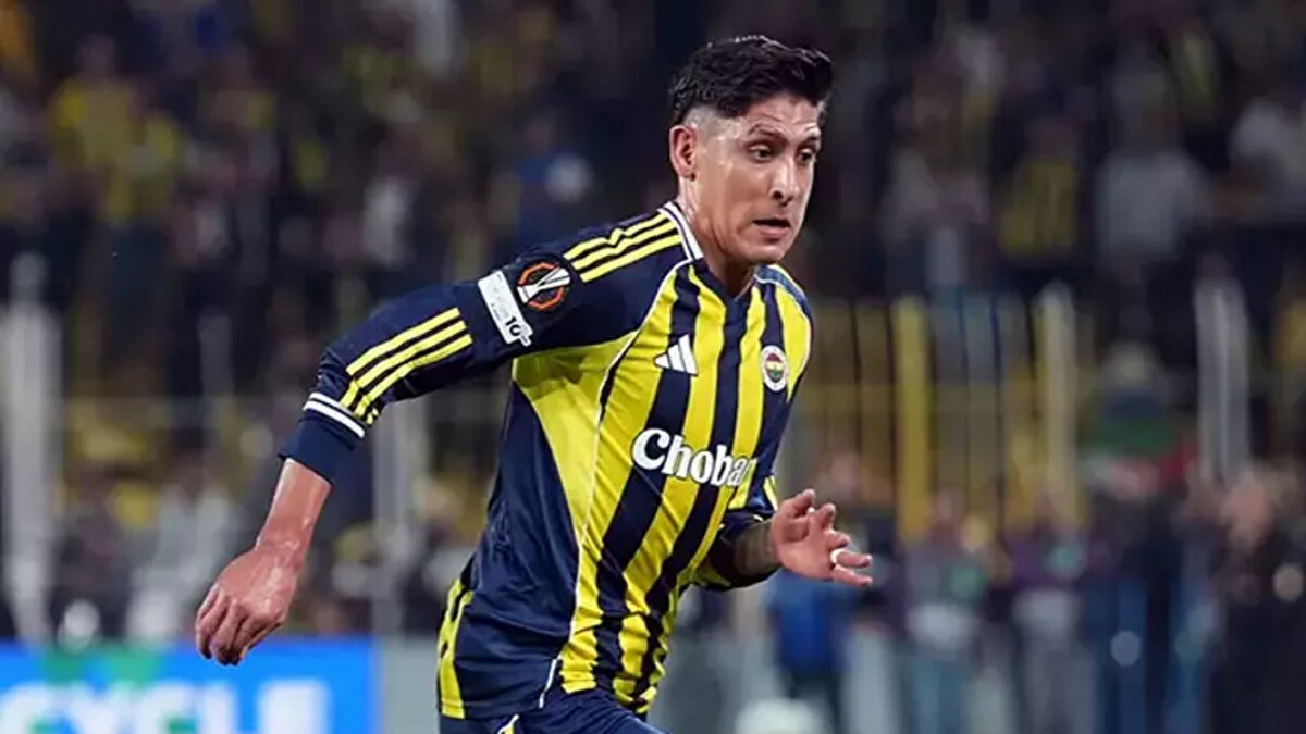 ALVAREZ DERBİDE NE YAPTI? <br>Mücadele boyunca 122 kez topla buluşan Alvarez, bu alanda takımının en yüksek rakamına ulaştı. 101 pas deneyen başarılı orta saha, bunların %89,1'inde isabet sağladı. Rakip kaleye biri isabetli olmak üzere 3 şut gönderen Meksikalı yıldız, hücumda da oyuna katkı verdi. Girdiği 18 ikili mücadelenin 11'ini kazanan oyuncu, bir top uzaklaştırma ve bir de kritik pas arasına müdahale ederek savunmaya destek oldu.