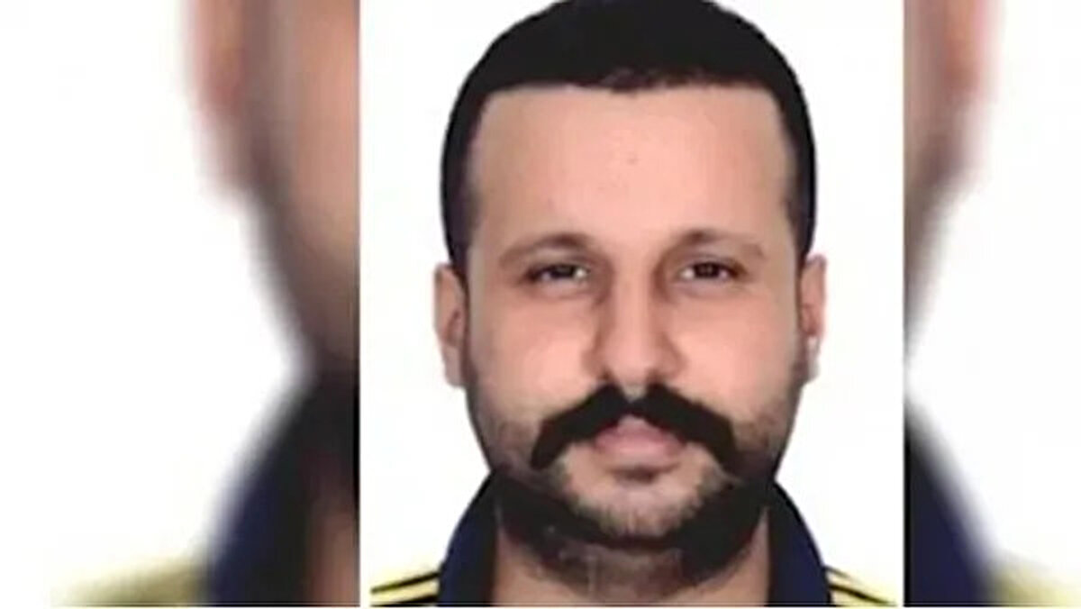 Soruşturma dosyasına göre, Mustafa Ak’ın düşmanları, Barış Boyun örgütüyle anlaşarak saldırı düzenlenmesini sağladı. Örgüt yöneticileri Mehmet Recep Demir ve Mirhan Aygün, eylemi organize etti. 5 Şubat gecesi Umut Can Morkoç, Kadircan Çolak ve Yusuf Okyay isimli tetikçiler, Ak’ın bulunduğu öğrenilen masaya ateş açtı.<br><br>Ancak Mustafa Ak, saldırıdan hemen önce kafeden ayrılmıştı. Kurşunlar, Ak’ın kalktığı masaya oturan Muhammet Çakmakçı’ya isabet etti. Çakmakçı olay yerinde yaralanırken, görme yetisini kaybetti.