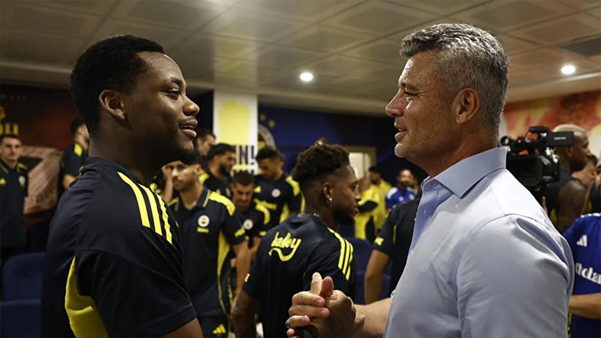 Form durumu hakkında kulübün kanalına konuşan Duran "Taraftarlarımız, bizi her zaman olduğu gibi desteklemeye devam etsinler. Onlar nereye gidersek gidelim stadyumu doldurup bizi destekliyorlar. Biz de onları mutlu edebilmek için elimizden geldiğince çok çalışıyoruz ve her şeyimizi veriyoruz" dedi.<br>