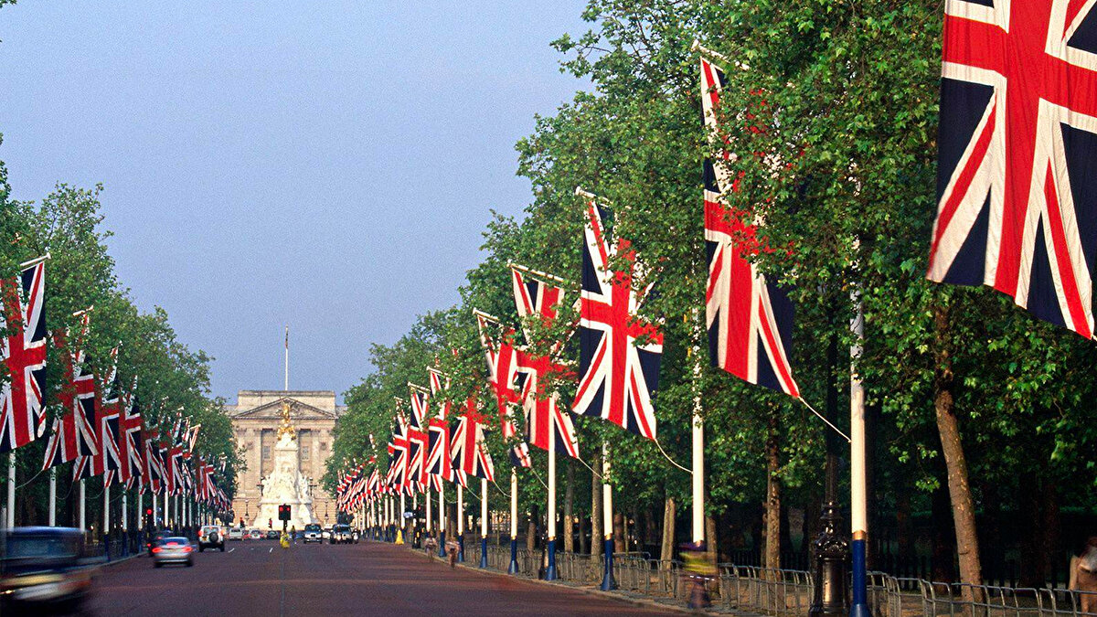 3. 🇬🇧 Birleşik Krallık: 343 saat