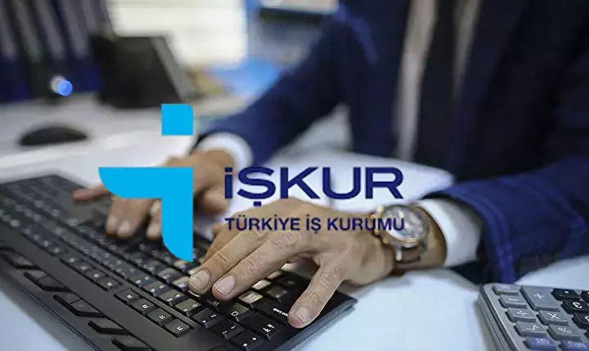 Kamu Personeli Alımı İlanlarında Yoğunluk<br><br>Kasım 2025 itibarıyla yayımlanan güncel ilanlarda;<br><br>Memur alımı,<br><br>Zabıta alımı,<br><br>Kurum dışı sürekli işçi alımı,<br><br>Sözleşmeli personel alımı listeleri güncellendi.<br><br>Başvurular İŞKUR e-Şube, e-Devlet ve ilgili kurumların resmi internet siteleri üzerinden yapılabiliyor.