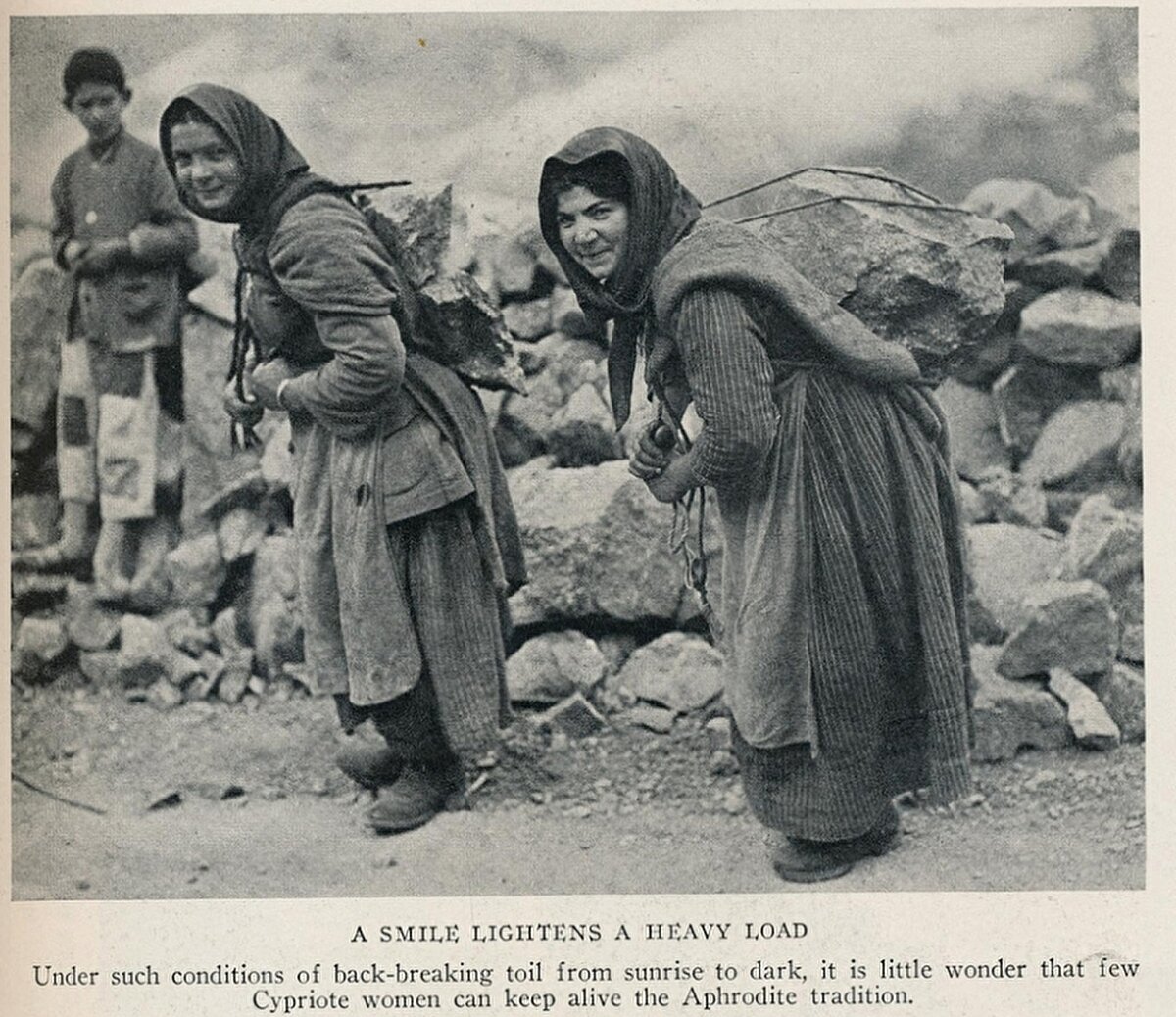 “Gülümseme, ağır yükü hafifletir”