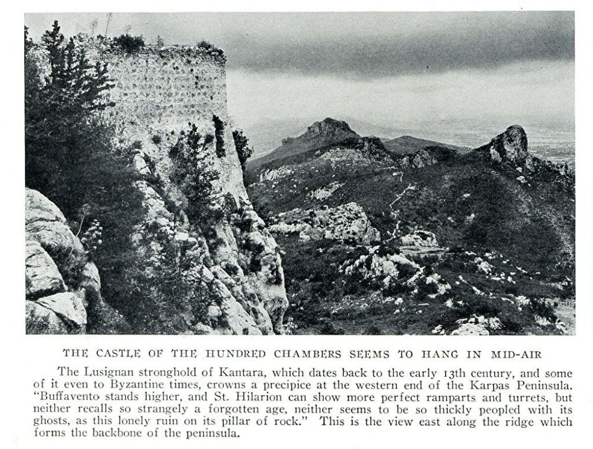 “Yüz odalar şatosu (Kantara Kalesi), havada asılı duruyor gibi görünüyor”