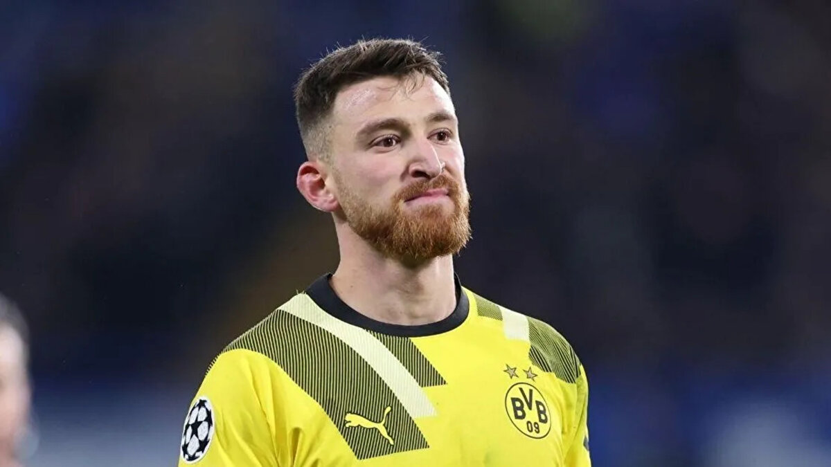 Kadroda düşünülmeyen tecrübeli orta saha, daha fazla forma giyebileceği bir takıma gitmek isterken Türkiye'ye sıcak baktığı öğrenildi.