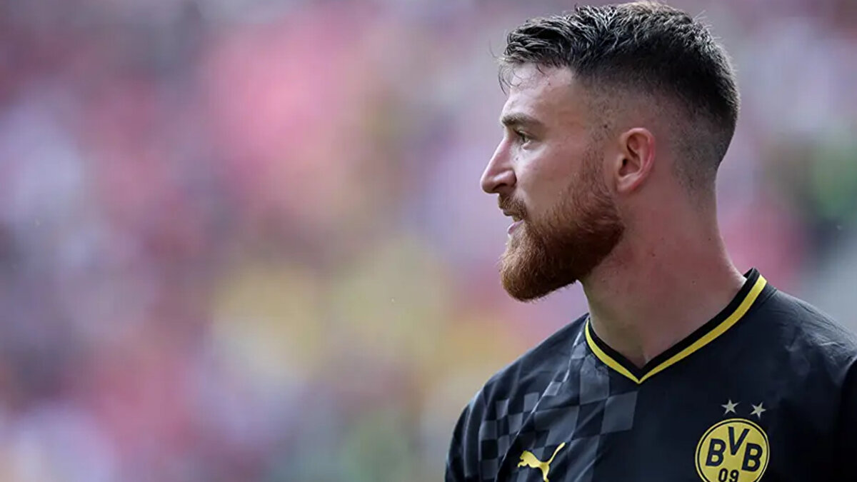 Kariyerindeki çıkışı Köln'de yapan Salih, 128 resmi maça çıktı; 4 gol atıp, 8 asist yaptı. 27 yaşındaki futbolcu,Borussia Dortmund'da 88 resmi maç oynadı.