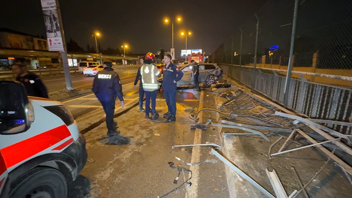 Yaşanan kazayla ilgili polis ekipleri çalışma başlattı.