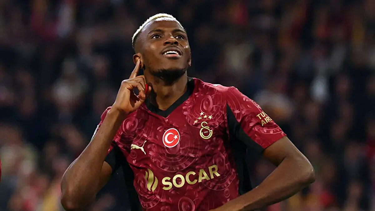 AD: Galatasaray, Amsterdam'da devre arasından sonra sert vurdu. Galatasaray karşısında neredeyse bir saat direnen Ajax, fenomen Victor Osimhen'in çabaları sayesinde üç golle yenilmekten kurtulamadı.