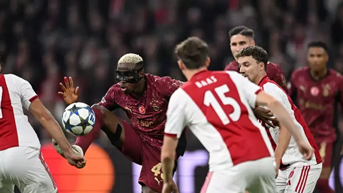 RTL: Osimhen, Ajax'ı Şampiyonlar Ligi'nde yeni bir hayal kırıklığına uğrattı. Ajax, Şampiyonlar Ligi'nde en kötü performansı gösteren takım olmaya devam ediyor.