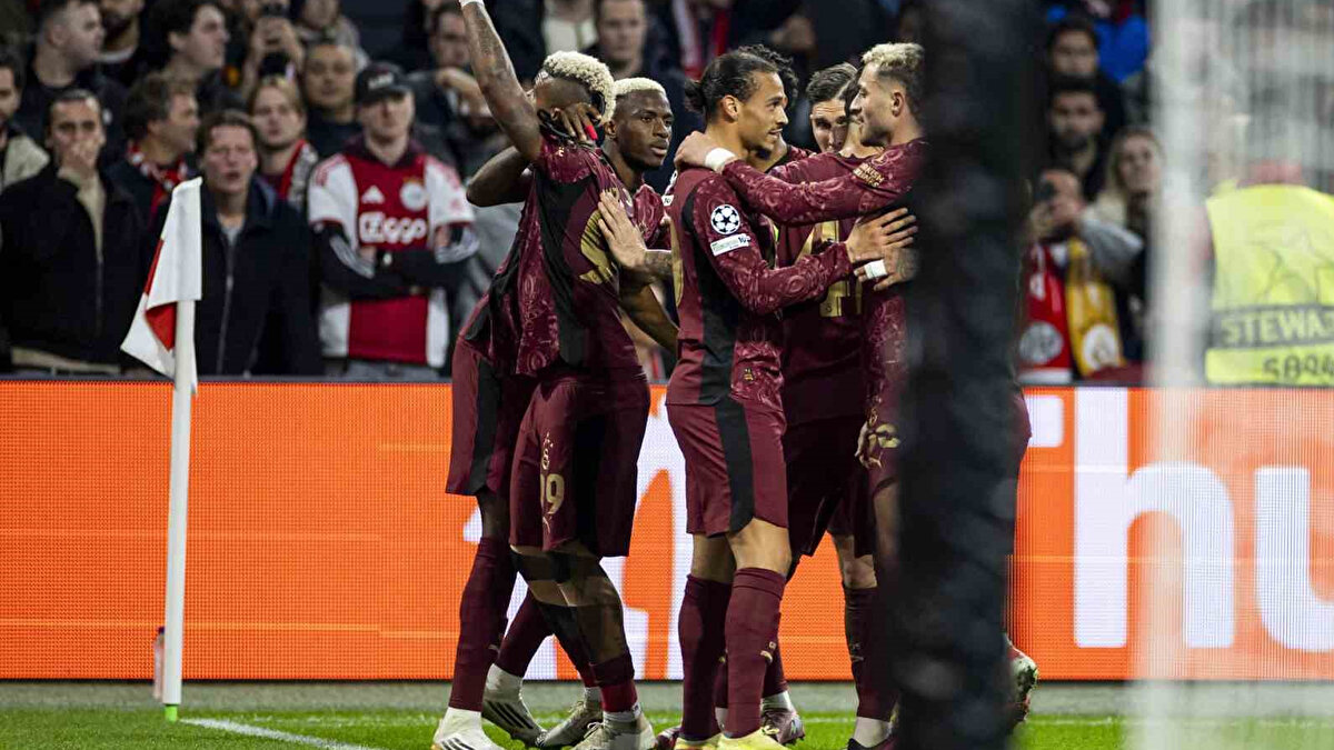 Şampiyonlar Ligi’nde heyecan devam ediyor. Temsilcimiz Galatasaray deplasmanda Osimhen’in hat-trick yaptığı maçı 3-0 kazanarak üst üste üçüncü galibiyetini aldı. 