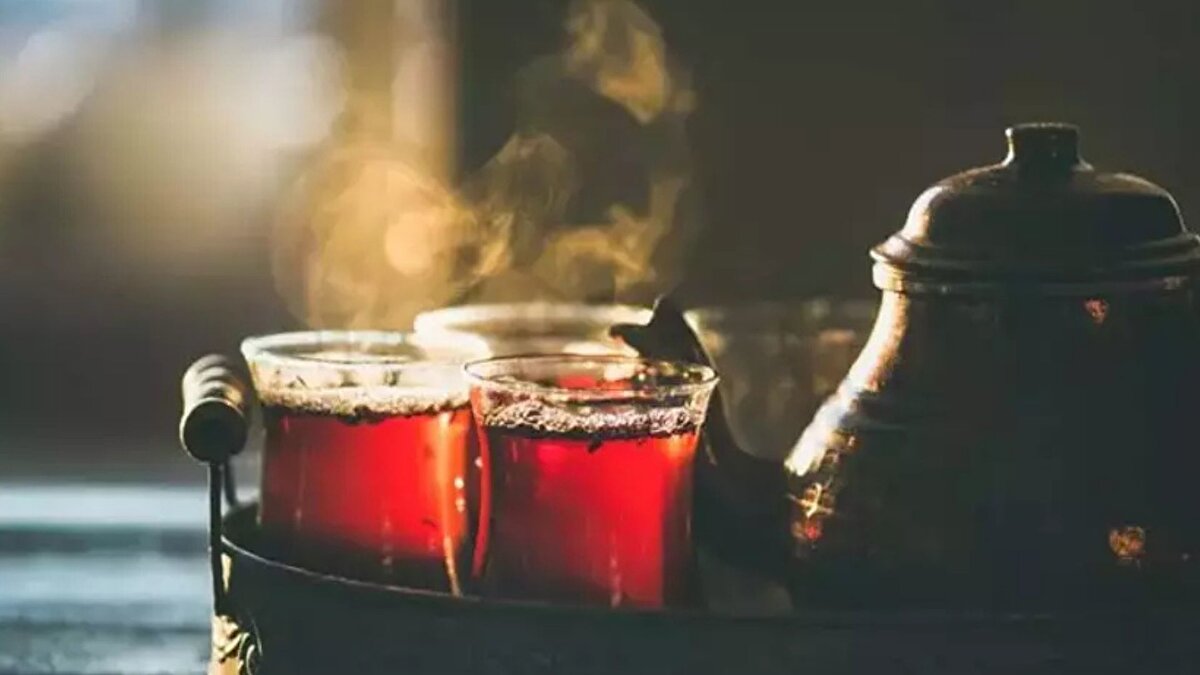 Türkiye gibi çay ve kahve kültürünün köklü olduğu ülkelerde bu sonuçlar büyük ilgiyle karşılandı. Uzmanlara göre, abartıya kaçmadan yapılan düzenli tüketim hem fiziksel hem zihinsel sağlık üzerinde uzun vadeli faydalar sağlıyor.