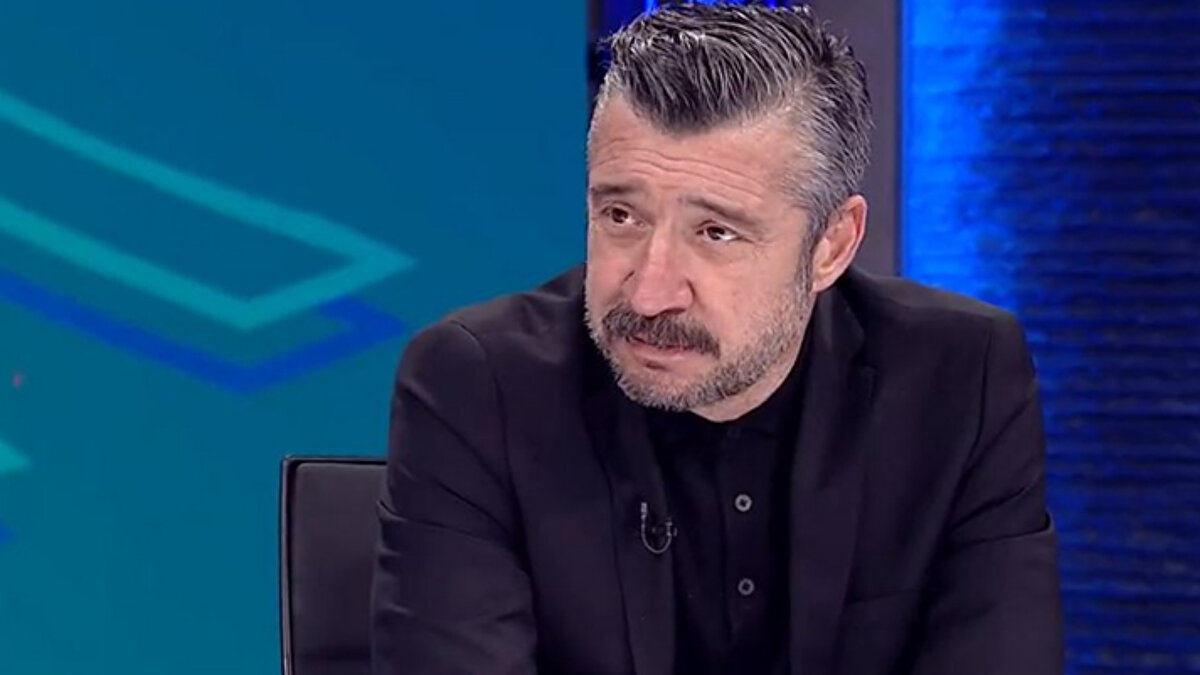 "BAMBAŞKA BİR OYUNCU"<br><br>"Benim ömrüm stoperlerle, santrforlarla geçti. İkisinden de iyi anlarım. Osimhen bambaşka bir şey. Attıkça atıyor, çok özel bir oyuncu." dedi ve sözlerini noktaladı.