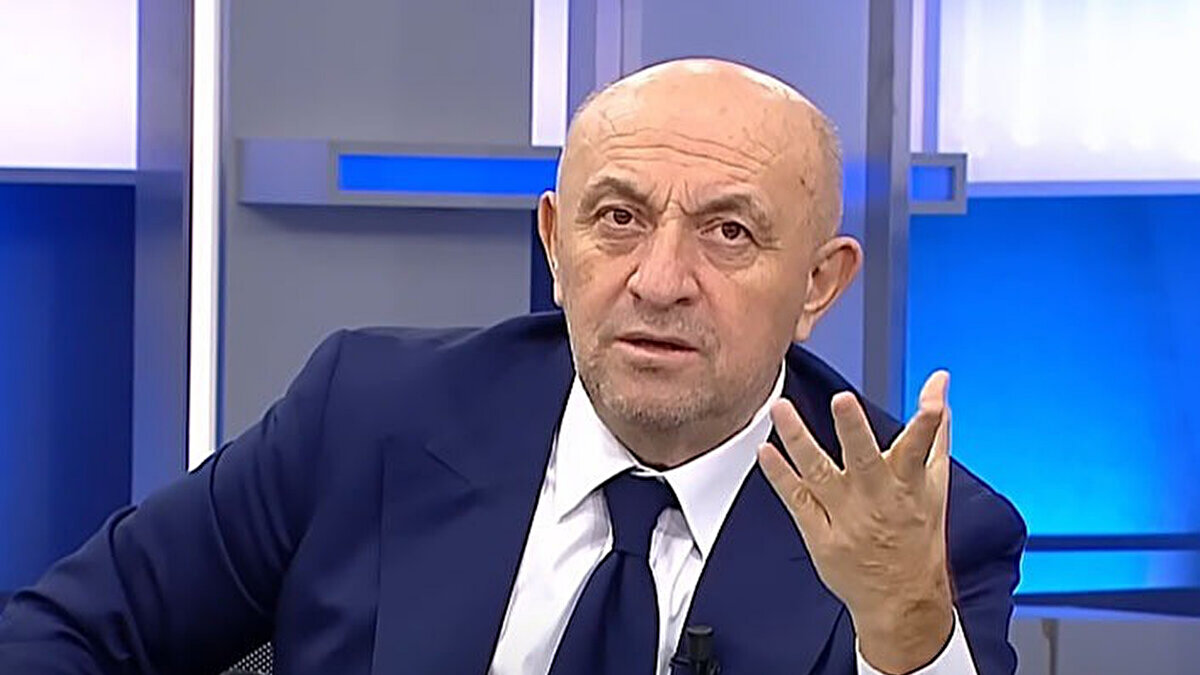 "LİGİ CİDDİYE ALMIYOR"<br><br>"Galatasaray, Türkiye Ligi'ni hakikaten ciddiye almıyor. 'Ben zaten alırım. Bir tek rakibim Trabzonspor' diyor. Fenerbahçe maçında mesela Orkun Kökçü atılmasa 4 olurdu. Fenerbahçe'nin gidecek hali yok."