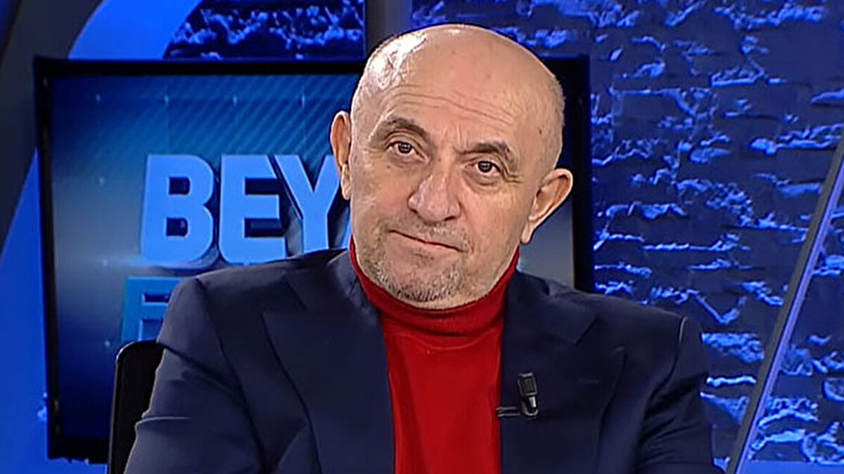 "OCAK'TA TRANSFER YAPILACAK"<br><br>"Galatasaray, Ocak'ta transfer yapacak. Bazı oyuncularla ilgili memnuniyetsizlikler de var. Osimhen'e bir şey olsa, Icardi ile gidemezsin. Davinson Sanchez ve Singo Avrupa'da 2 maç oynamasa çok zorlanır ama olmazsa olmaz tabii ki Osimhen."