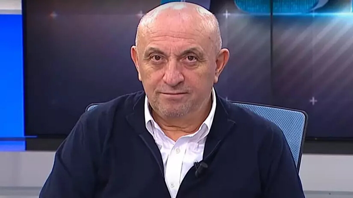 Eski futbolcu ve futbol yorumcusu Sinan Engin Galatasaray'ın deplasmanda kazandığı Ajax mücadelesini AsistAnaliz Youtube kanalında yorumladı.