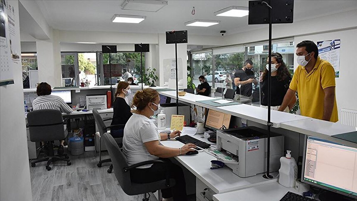 Her işlemde, tatil gününde yapıldığı gerekçesi evrakta belirtilerek yevmiyeye tatilden sonraki ilk numara ile kaydedilecek. Bu uygulama, hem şeffaflığı hem de işlem takibini güvence altına almayı amaçlıyor.