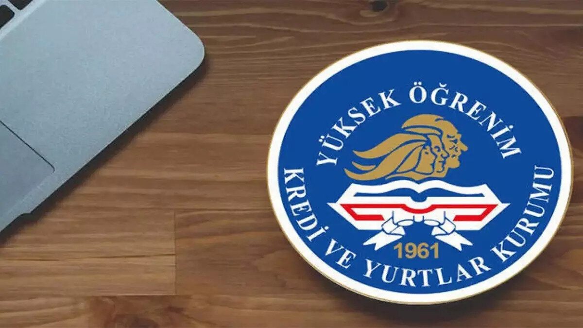 Olası Zam Senaryoları (Tahmini):<br><br>Eğer burs miktarına yüzde 30 artış yapılırsa lisans bursu 3.900 TL'ye,<br><br>Yüzde 40 artış yapılırsa 4.200 TL'ye,<br><br>Yüzde 50 artış yapılırsa 4.500 TL seviyelerine çıkabilir.<br><br>Bu rakamlar yalnızca beklentilerden ibaret olup, net tutarlar Bakanlık tarafından duyurulacaktır.