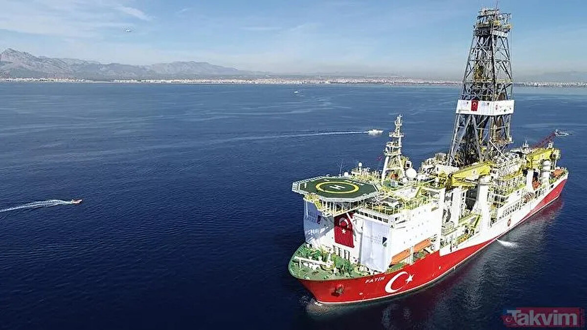 Enerji ve Tabii Kaynaklar Bakanı Alparslan Bayraktar, "Mayıs ayında Göktepe-3 kuyusunda yaptığımız 75 milyar metreküplük keşifle birlikte 2025 yılı içerisinde, güncel değeri 37 milyar dolar olan 92,4 milyar metreküp doğal gaz keşfettik" dedi.<br>Bakan Bayraktar, TBMM Plan ve Bütçe Komisyonunda, Bakanlığı ile bağlı kuruluşlarının 2026 yılı bütçelerine ilişkin sunum yaptı.