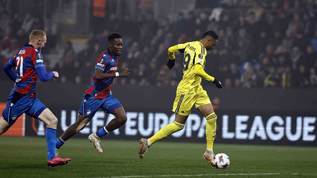 YAPAY ZEKADAN FENERBAHÇE TAHMİNİ<br><br>Yapay zekaya Fenerbahçe’nin lig aşamasını geçip geçemeyeceğini sorduk. <br>