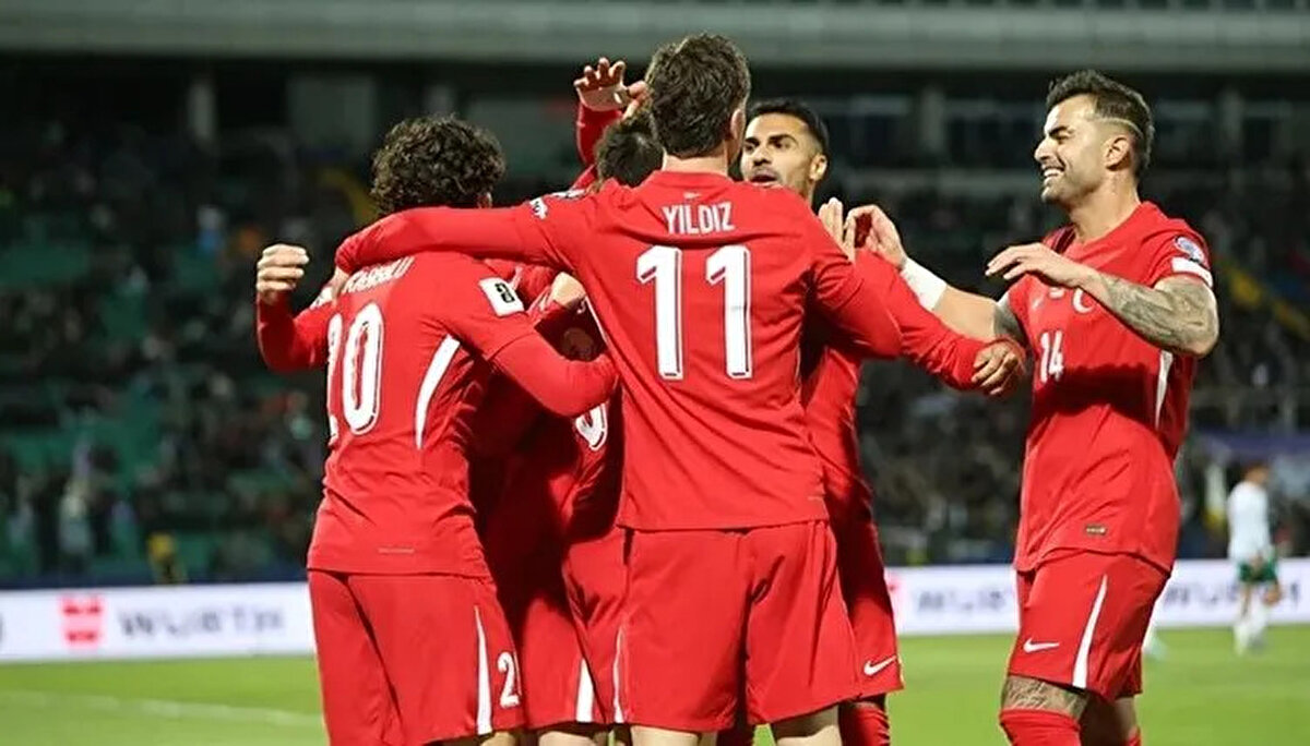 MİLLİ MAÇ HANGİ KANALDA, ŞİFRESİZ Mİ?<br><br>Ay-Yıldızlıların bu kritik mücadelesi, futbolseverler için şifresiz olarak ekranlara gelecek. Türkiye - Bulgaristan karşılaşması, TV8 ekranlarından canlı ve şifresiz olarak yayınlanacak.