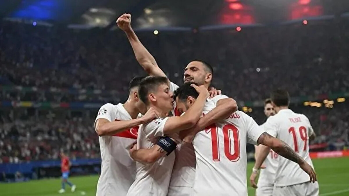 A MİLLİ TAKIM KALAN MAÇLARI (2026 DÜNYA KUPASI ELEMELERİ)<br><br>A Milli Takım, E Grubu'nda İspanya, Bulgaristan ve Gürcistan ile mücadele ediyor. Oynadığı ilk 4 maçta 3 galibiyet ve 1 mağlubiyet alan Milliler, Bulgaristan maçının ardından gruptaki son final maçına çıkacak.<br><br>İşte Milli Takım'ın gruptaki son iki maçı:<br><br>15 Kasım 2025 (20:00): Türkiye - Bulgaristan<br><br>18 Kasım 2025 (22:45): İspanya - Türkiye