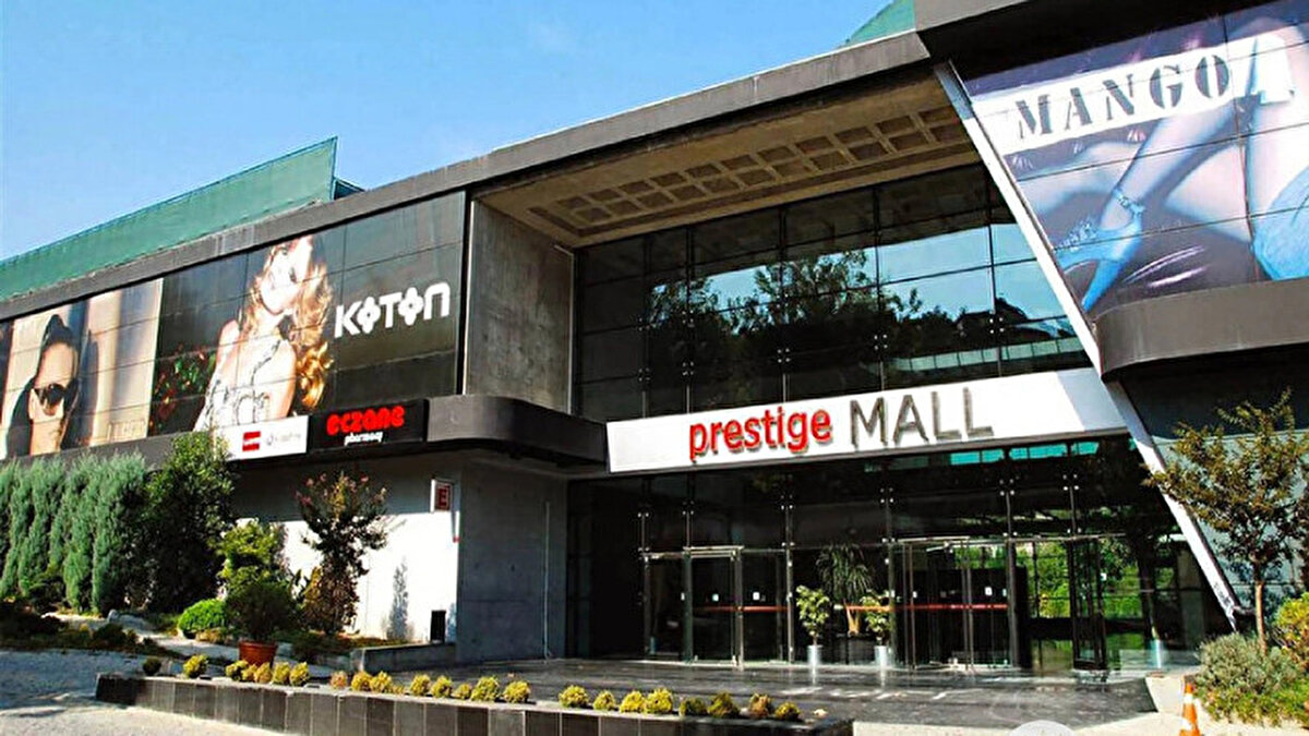 Henüz resmi bir açıklama yapılmasa da, Başakşehir’in simge AVM’si yakında yıkılacak ve yerine modern bir rezidans projesi yükselmesi bekleniyor. Bu gelişme, İstanbul’daki alışveriş merkezi anlayışının dönüşümünün de somut bir göstergesi olarak öne çıkıyor.