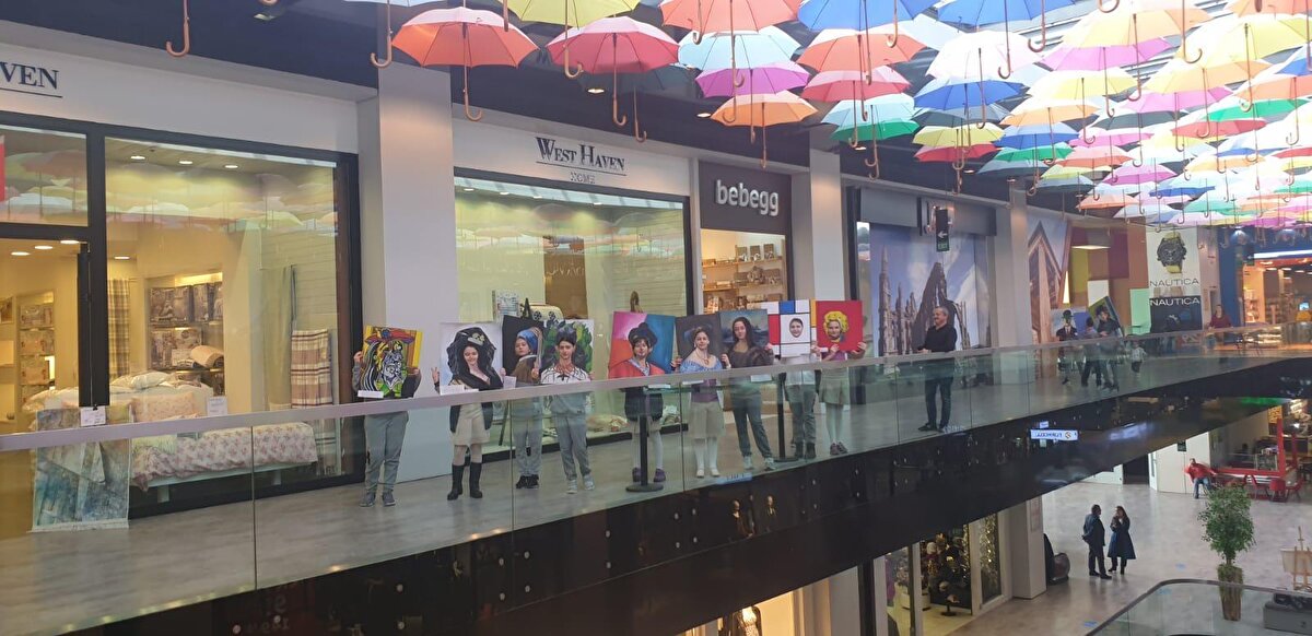 Başakşehir’in simgesi Prestige Mall, Türkiye’nin ilk “lüks ve butik” AVM’si olarak tarihe geçti. Rus sermayeli arazi, iddialara göre yeni ve modern bir rezidans projesine dönüştürülecek.