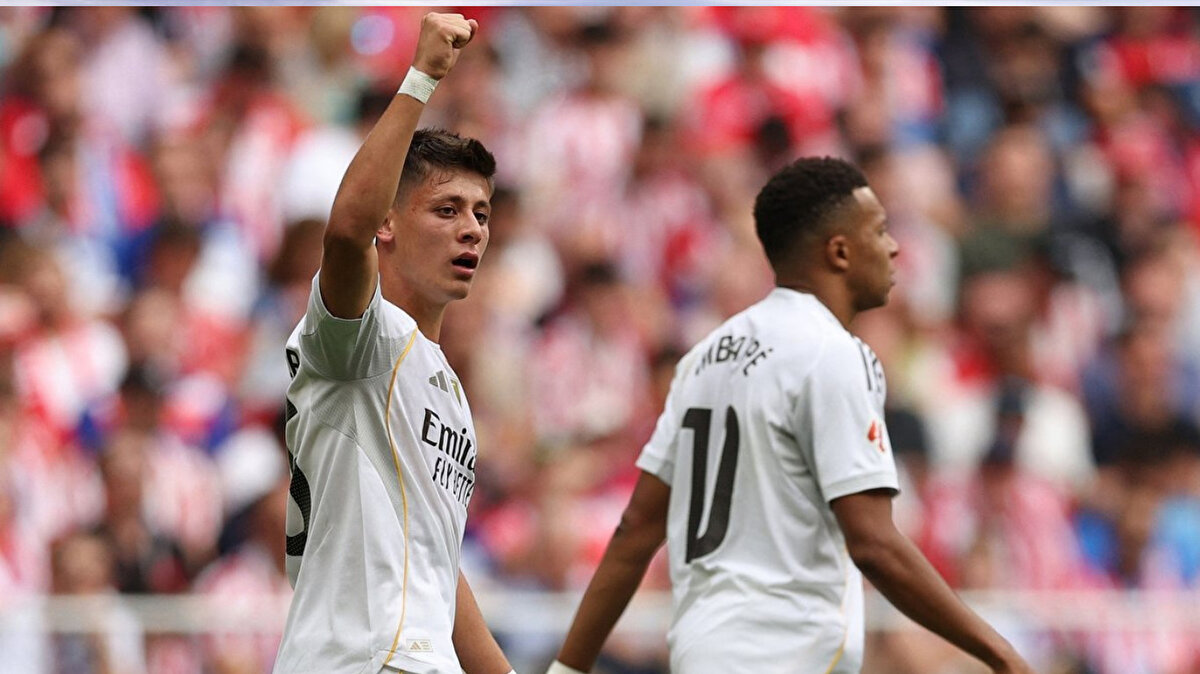 Real Madrid’de ekim ayının en iyi oyuncusu ödülünü milli futbolcu Arda Güler kazandı. İspanyol ekibinin internet sitesi üzerinden yapılan açıklamada, “Arda, geçen ay Real Madrid formasıyla gösterdiği olağanüstü performansla takdir toplamıştı.” ifadeleri kullanıldı.<br>