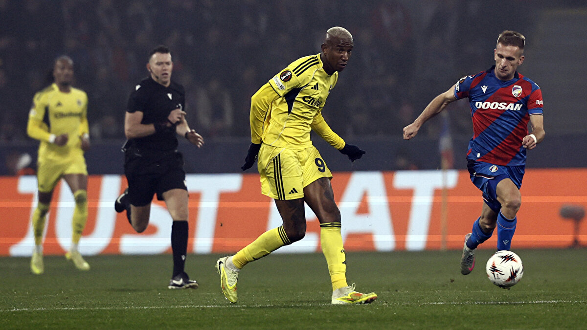 Puanını 7 yapan Fenerbahçe, puan durumunda 15. sırada yer aldı. 