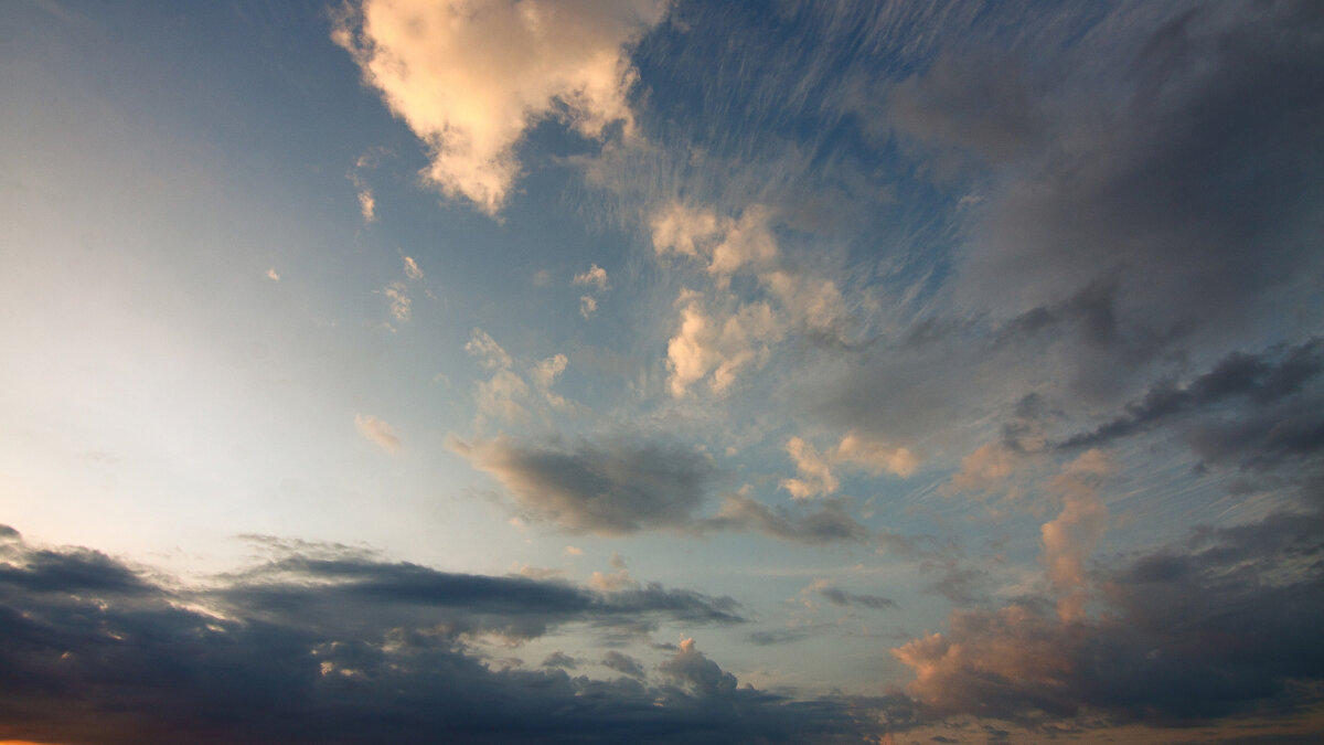 Meteoroloji, özellikle Kırklareli kıyıları, Antalya çevresi ve Mersin’in Toroslar bölgesinde beklenen kuvvetli yağışlara dikkat çekti. Vatandaşların ani sel, su baskını, yıldırım ve ulaşımda aksamalar gibi olumsuzluklara karşı tedbirli olması istendi.