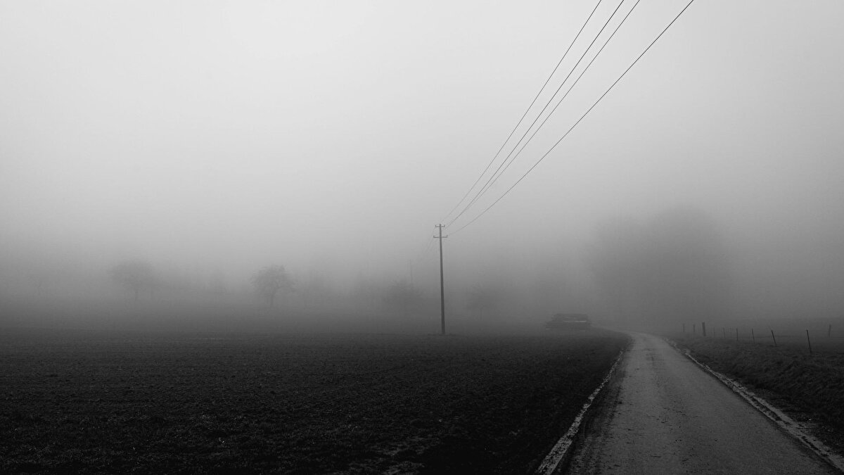 İç Anadolu’da günün ilerleyen saatlerinde Eskişehir, Kırşehir, Nevşehir, Yozgat, Niğde, Aksaray ve gece saatlerinde Kayseri çevrelerinde yerel sağanak geçişleri bekleniyor. Başkent Ankara’da ise bugün hava parçalı bulutlu olacak. Termometrelerin 21 dereceyi göstermesi bekleniyor.