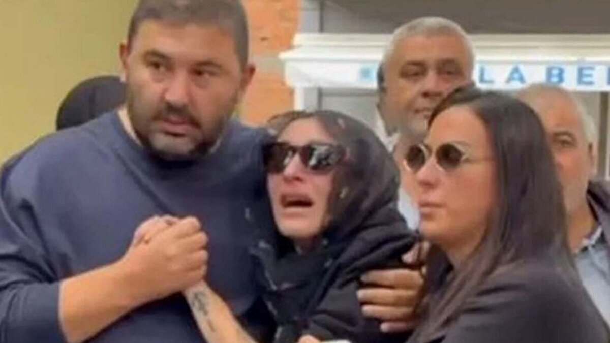 "Daha önce annesini dövdü"<br><br>Öte yandan tanık olarak ifade veren Tuğyan Ülkem Gülter'in yakın arkadaşı Bircan Dülger, Tuğyan'ın yıllar önce annesini mutfak önlüğüyle bağladığını, Erkek arkadaşı için annesini dövdüğünü, annesinin arabasının frenlerini kesmekle tehdit ettiğini ve bıçakla kendine zarar verdiğini anlatmıştı.