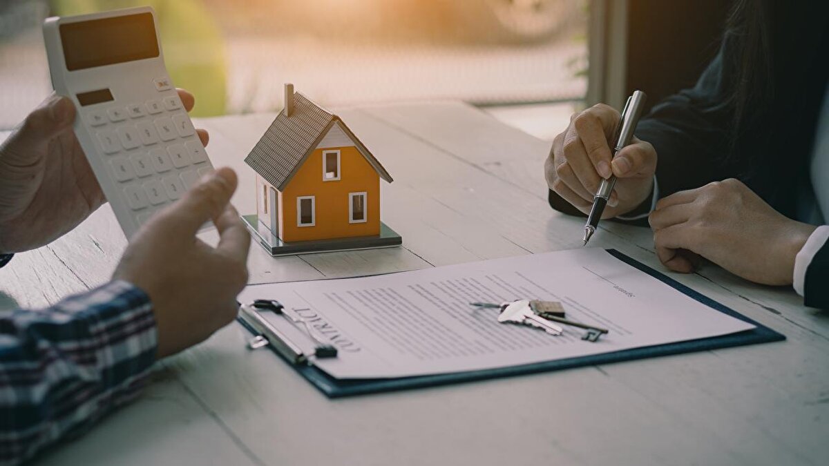 İlk derece mahkemesi ev sahibini haklı buldu<br><br>İlk derece mahkemesi, davacıların başka taşınmazı olmadığı ve ihtiyaçlarının “gerçek, samimi ve zorunlu” olduğu gerekçesiyle davayı kabul etti. Ancak bu karar Yargıtay’a taşındı.