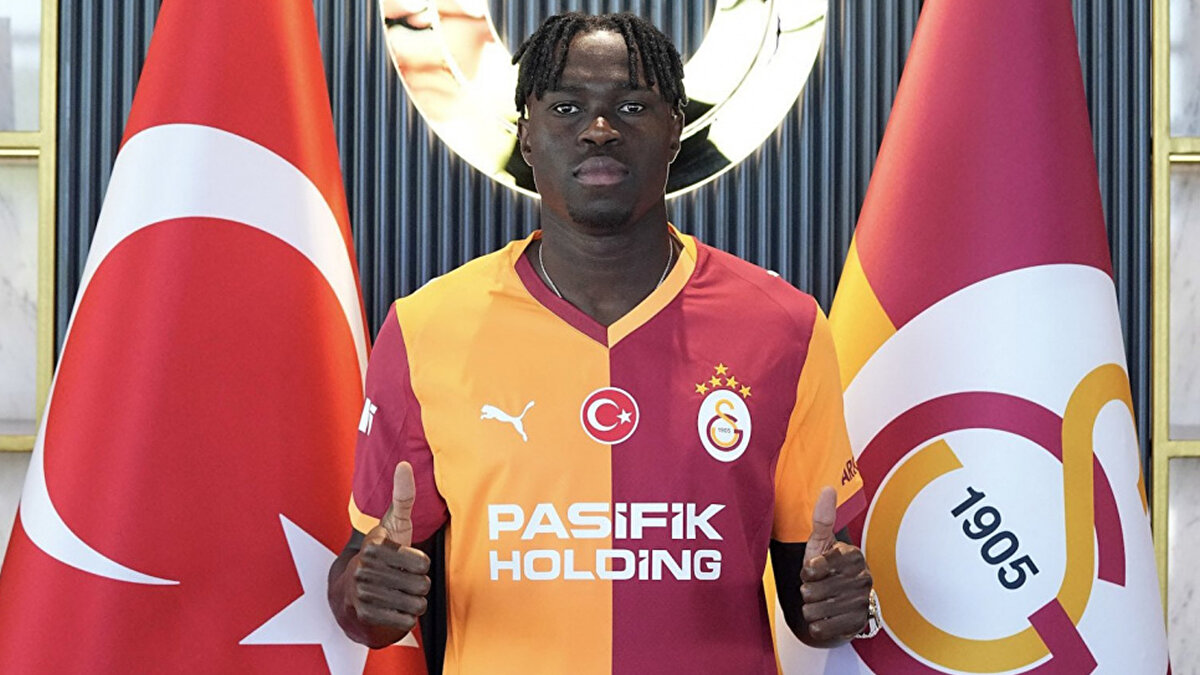 CRYSTAL PALACE TALİP OLDU<br><br>İngiliz basınında çıkan haberine göre, Premier Lig ekibi Crystal Palace, 24 yaşındaki Fildişili oyuncuyu takip etmeye başladı.