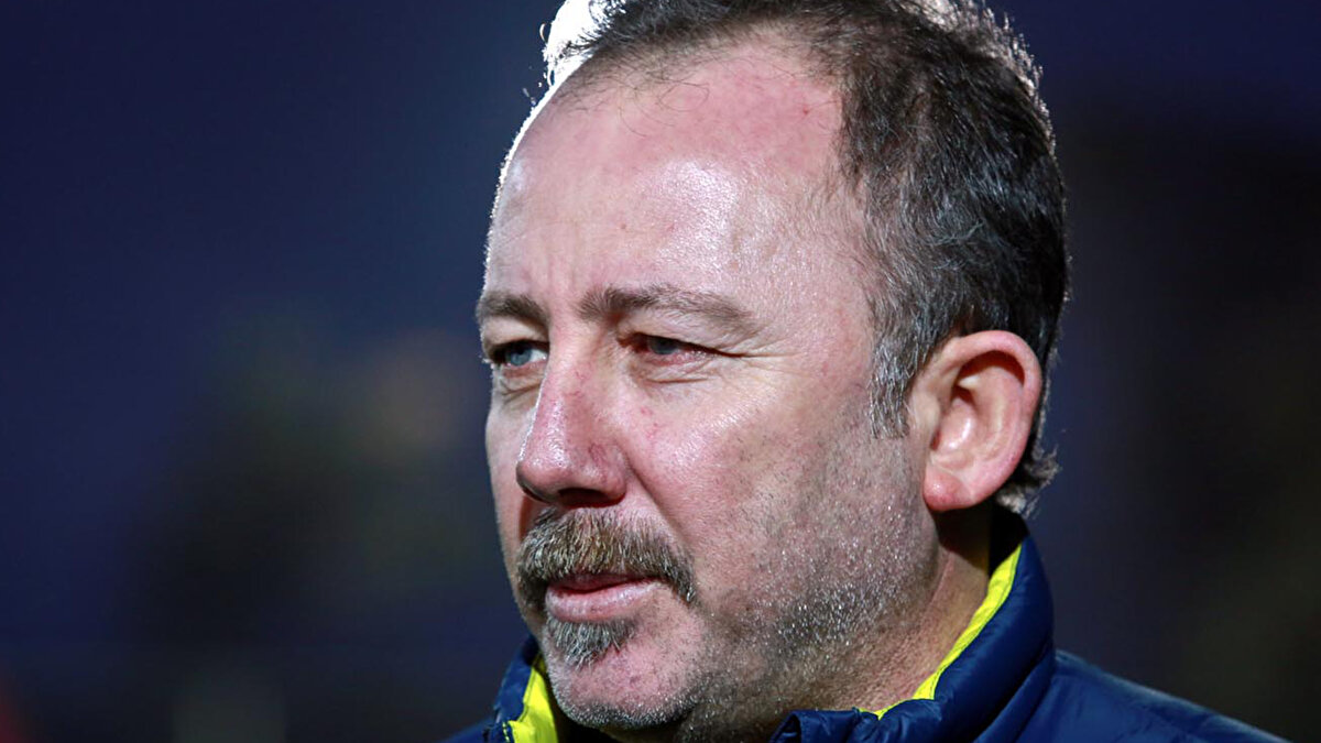 Beşiktaş, kendi evinde oynadığı Fenerbahçe derbisini 3-2 kaybetti. Alınan mağlubiyet sonrası siyah beyazlı taraftarların tepkisi sonrası transfer çalışmaları hız kazandı. 