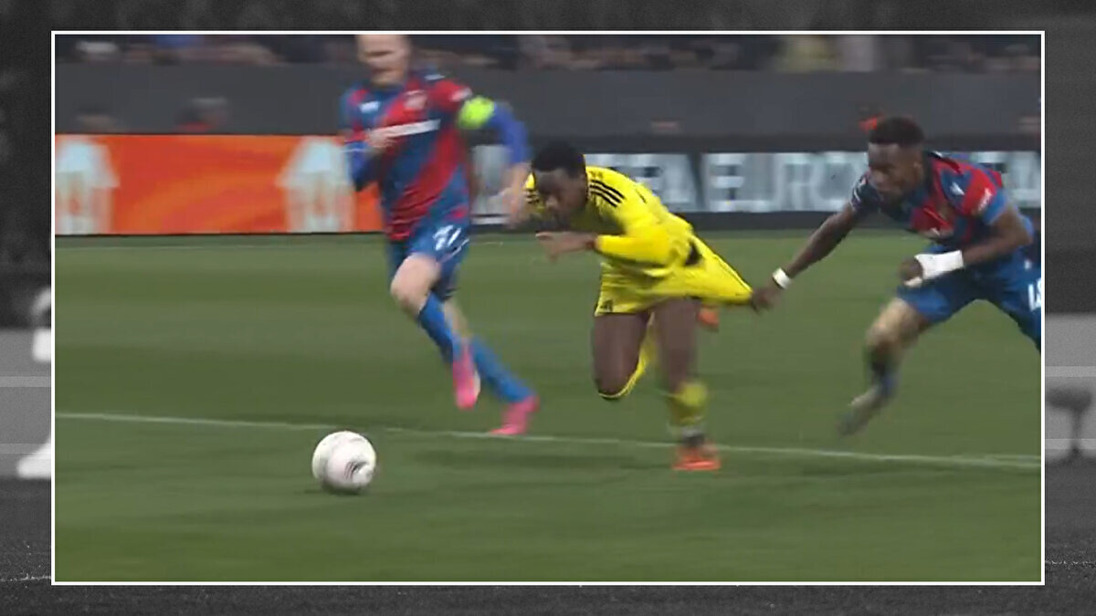 Fenerbabçe, UEFA Avrupa Ligi'nin 4. haftasında konuk olduğu Viktoria Plzen ile golsüz berabere kalmış mücadelenin hakemi Allard Lindhout'un penaltı kararı ise çok tartışılmıştı.