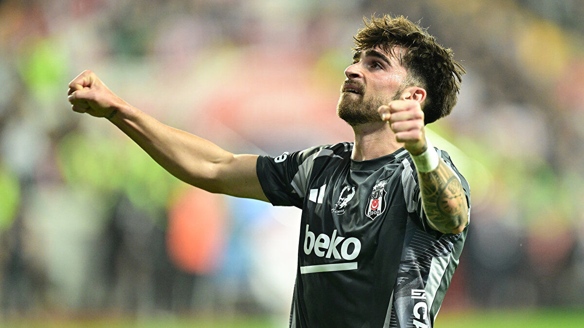 Sergen Yalçın yönetimindeki Beşiktaş'ta forma şansı bulmakta zorlanan Portekizli kanat oyuncusu, golün ardından yaptığı sevinç sosyal medyada Sergen Yalçın'a gönderme olarak yorumlandı.