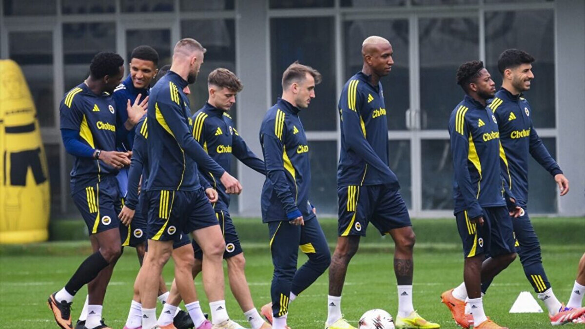 Öte yandan teknik direktör Domenico Tedesco, hafta içinde oynanan Viktoria Plzen müsabakası sebebiyle kadroda rotasyona gitmeyi düşünüyor.<br><br>