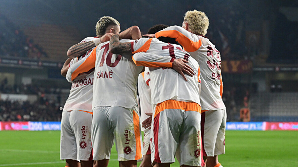 GALATASARAY KADROSUNDA ÖNEMLİ EKSİKLER VAR<br><br>Milli ara öncesi son maçına çıkmaya hazırlanan Galatasaray kadrosunda önemli eksikler yer alıyor. Yunus Akgün ile İlkay Gündoğan, kadroda yer almadı. Galatasaray'ın Kocaelispor maçı muhtemel 11'leri şöyle: