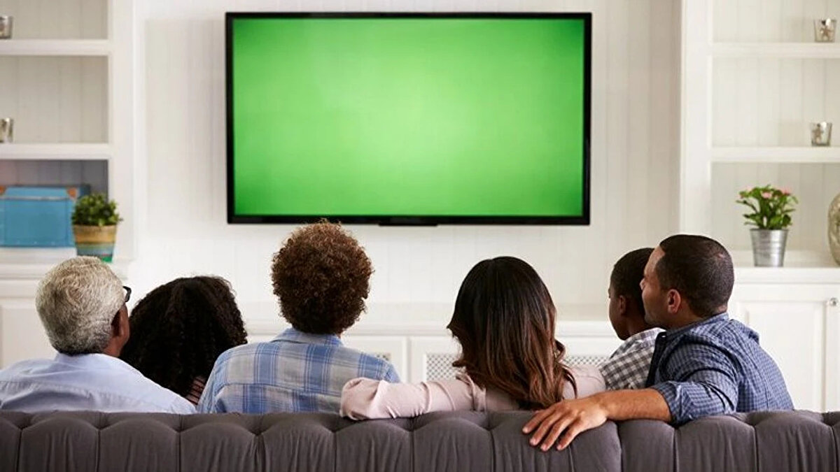 Kanal D Yayın Akışı (9 Kasım Pazar)<br><br>07.00 Yabancı Damat<br>08.30 Konuştukça<br>09.45 Magazin D Pazar<br>13.00 Evrim Akın ile Ev Gezmesi<br>14.45 Güller ve Günahlar<br>18.30 Kanal D Haber Hafta Sonu<br>20.00 Eşref Rüya (Yeni Bölüm)<br>23.15 Arka Sokaklar (Tekrar)