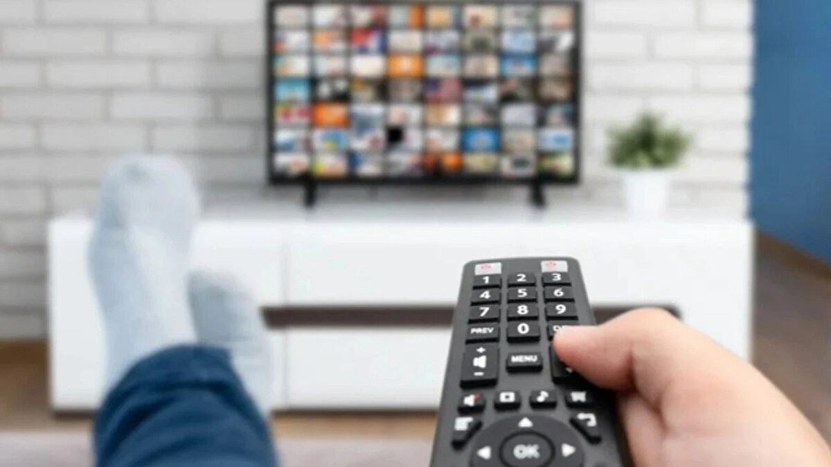 TV8 Yayın Akışı (9 Kasım Pazar)<br><br>08.00 Oynat Bakalım<br>10.00 Gazete Magazin<br>14.15 İtiraf Et<br>16.15 MasterChef Türkiye<br>20.00 MasterChef Türkiye (Yeni Bölüm)