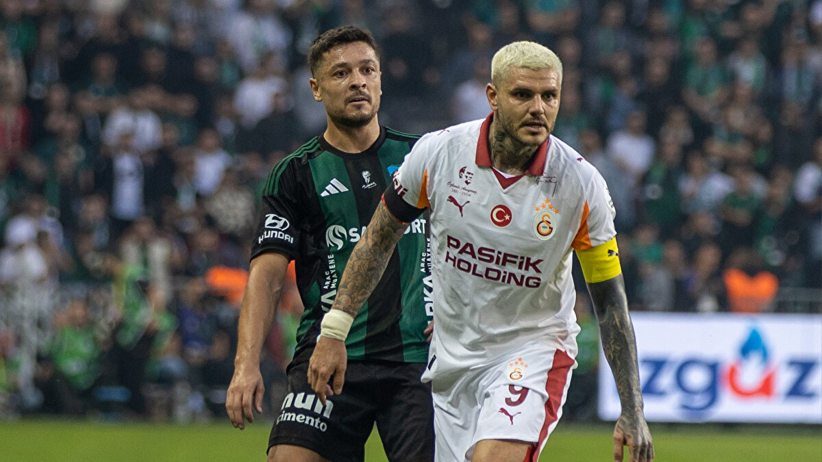 ICARDI VE OKAN BURUK’A BÜYÜK TEPKİ<br><br>Galatasaray’da bugün Osimhen ile ilk 11’de başlayan Mauro Icardi, maçtan sonra sosyal medyada büyük tepki gördü. 