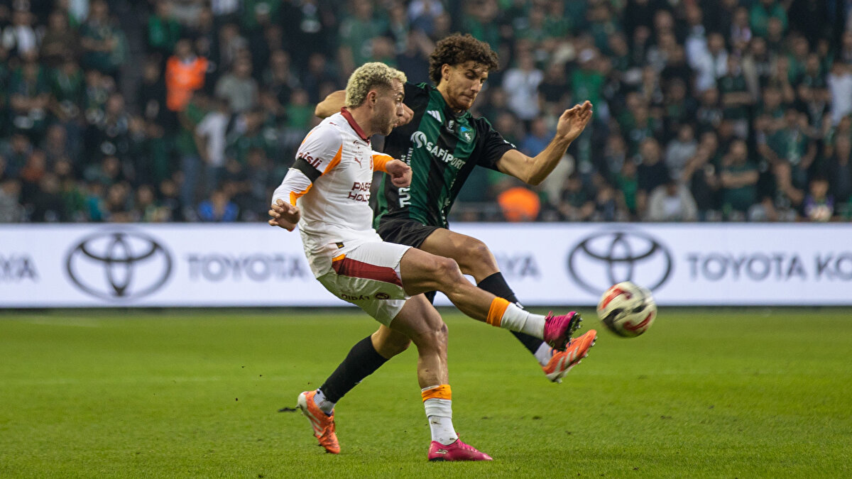 Süper Lig’de 12. haftanın maçında lider Galatasaray, zorlu maçta Kocaelispor’a konuk oldu.<br>