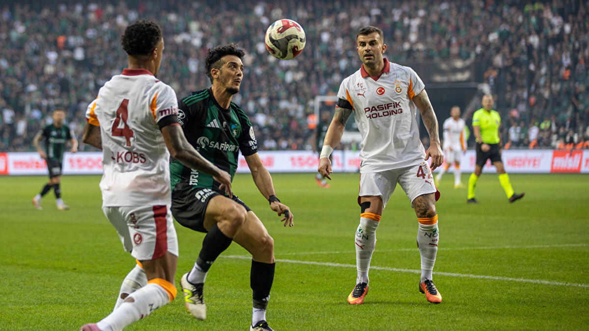 Agyei’nin 45. dakikada attığı gole engel olamayan Galatasaray, deplasmanda rakibine 1-0 mağlup oldu. Kocaelispor, evindeki yenilmezlik serisini 5 maça çıkardı. <br>