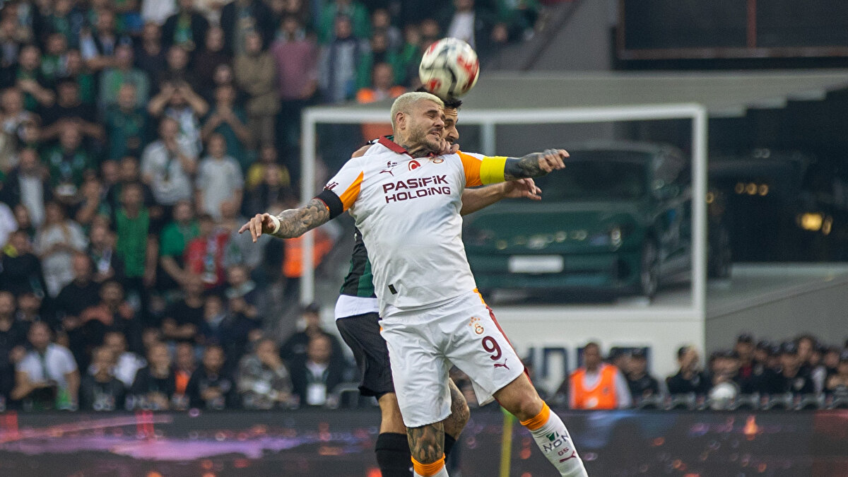 "Okan hocanın Icardi tercihi maçı resmen bitirdi. Çok kötüydü takım. Bu yenilgi hocaya yazar." 