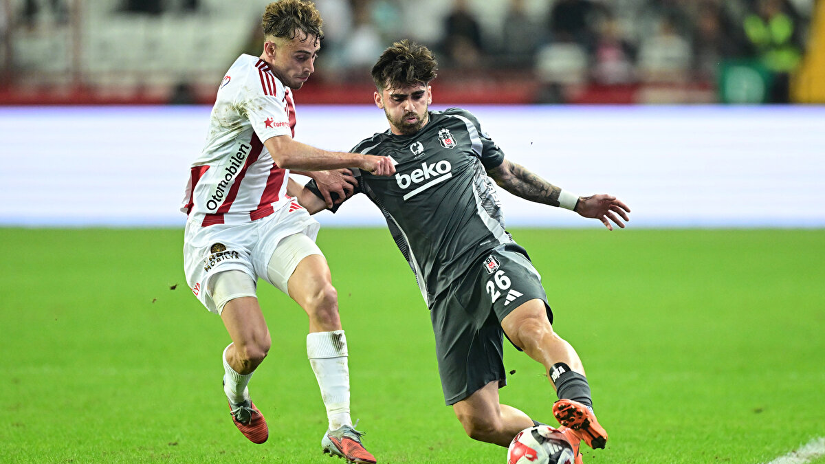 Süper Lig’de 12. Hafta maçında Beşiktaş deplasmanda Antalyaspor’a konuk oldu. 2 maç aradan sonra galip gelen Beşikta, rakibini Abraham, Djalo ve Jota Silva’nın golleriyle 3-1 mağlup etti.