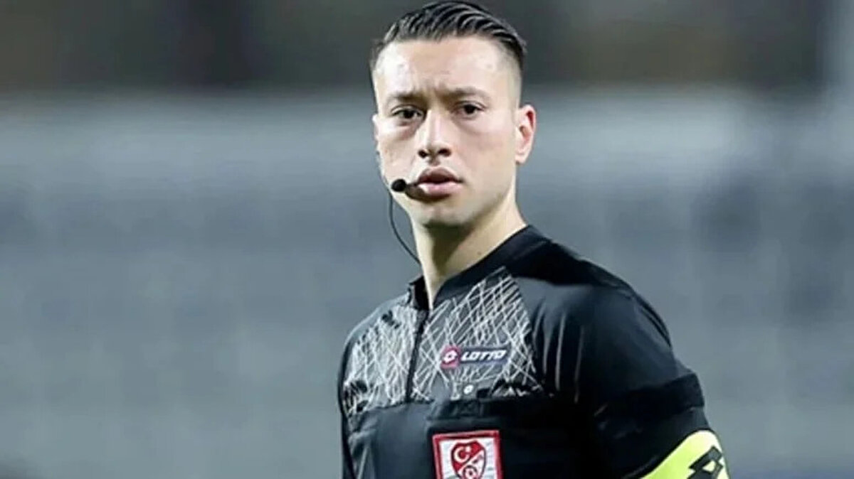 KARAR BU HAFTA VERİLECEK<br><br> Özbostan'ın yazdığı yazıda şu ifadeler yer alıyor:<br><br>"PFDK'ya sevk edilen fakat inceleme devam ettiği için ceza almayan FIFA kokartlı hakemin dosyasının da bu hafta karara bağlanması bekleniyor. Savcılığa suç duyurusunda bulunan Zorbay Küçük, bahis oynamadığını ve hesabı da olmadığını söylemişti. TFF, Küçük'ü teyit ederken hakemin TC kimlik numarasından bir hesap açıldığı ve 20'şer liradan 2 kupon oynandığı belirlenmişti. Telefon numarası ve banka hesabının ise kendisine ait olmadığı ortaya çıkmıştı. Savcılığın Küçük'le ilgili açıklama yapması, daha sonra da TFF'nin son kararını vermesi bekleniyor. Küçük'e ceza çıkmazsa maç yönetmeye tekrar başlayacak."